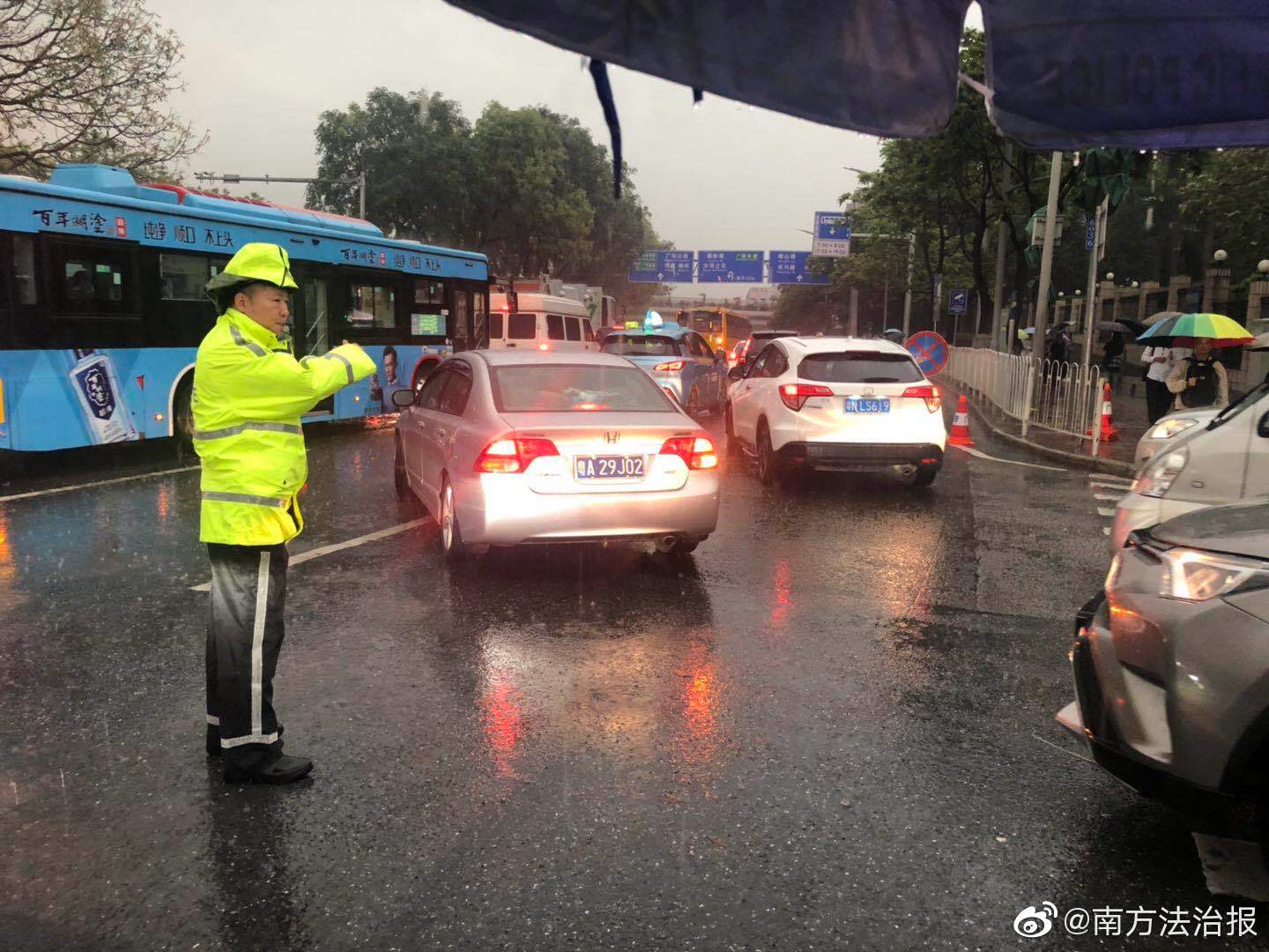 强降雨重返南部地区 配套显著温差