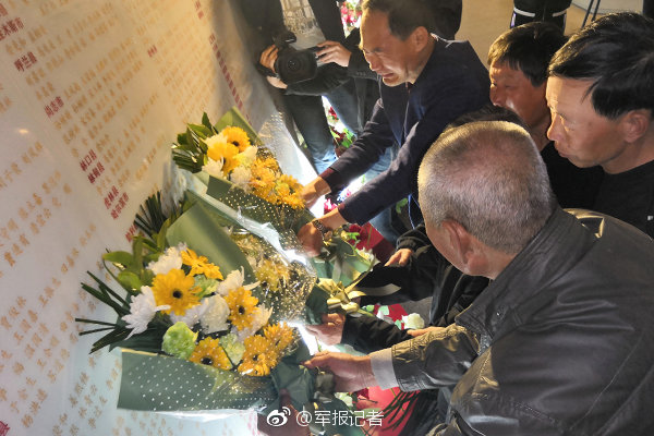小学生梦游从7楼坠下砸烂宝马车