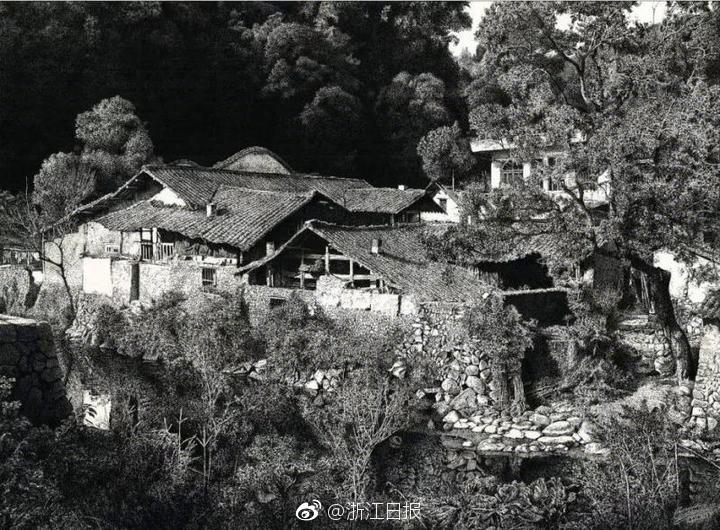 吴清：坚决杜绝违规募集、侵占挪用、自融自用、利益输送等问题