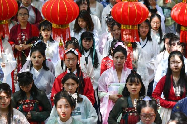 欧盟通过对俄新制裁方案，从2027年起禁止进口液化天然气，首次将加密平台纳入制裁