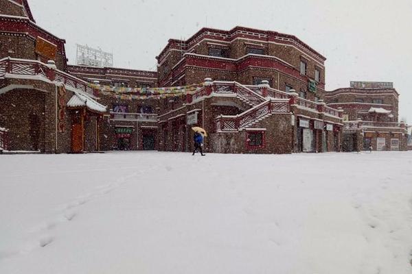 【银河医药程培】公司点评丨药明康德 ：持续聚焦crdmo，再次上调全年指引