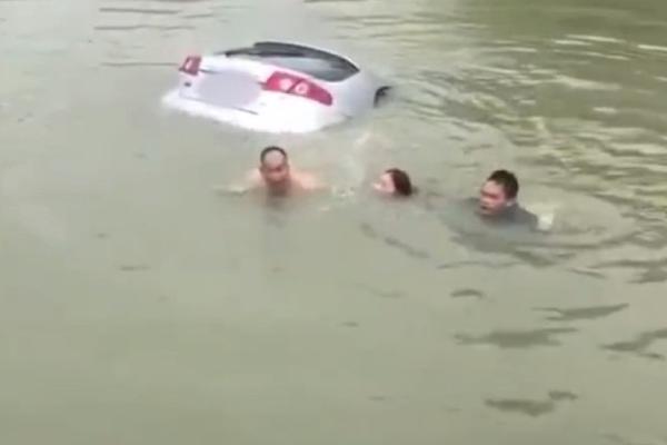 谢田