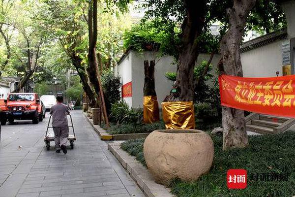 肖战荣耀海报小巧思