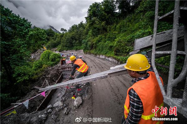 机器人概念盘初走强 中大力德涨停