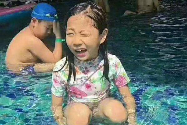 黄智贤