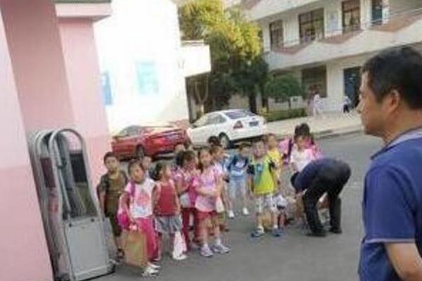 亚马逊披露其全球数据中心2025耗水约113.75亿升