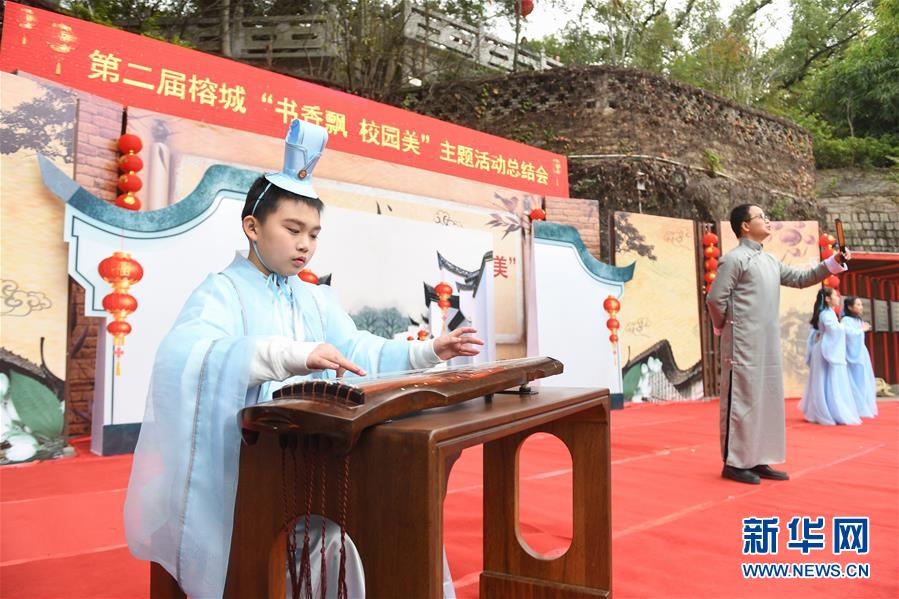 80岁特朗普罕见换了发色，金发改棕发，“力求显嫩”引热议