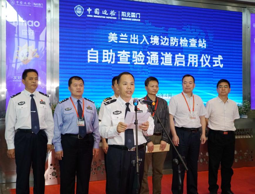 水袋加毛巾防窗户漏水