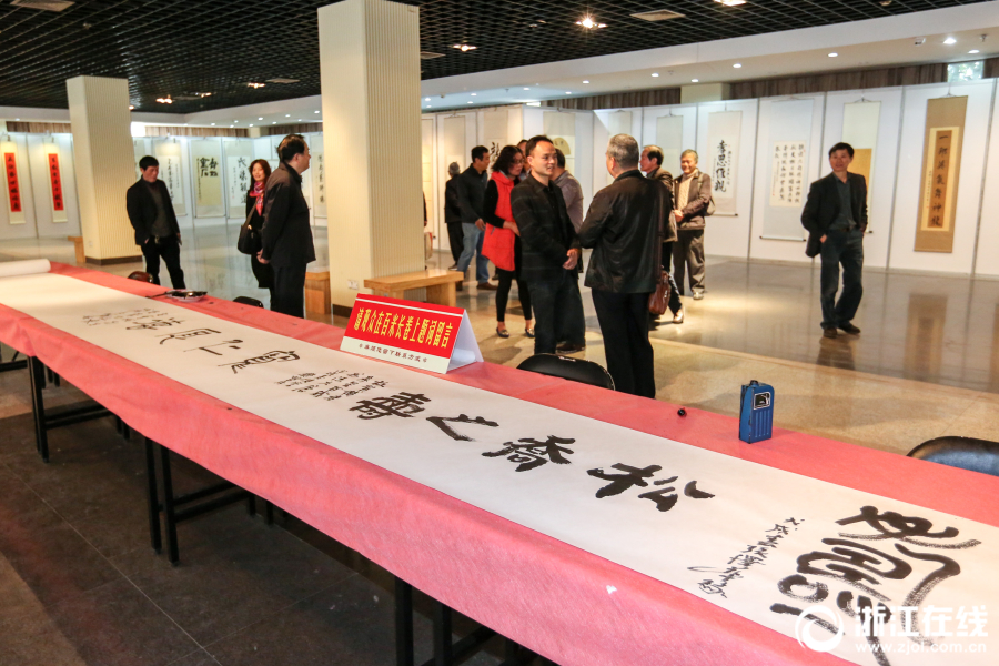 龙蟠科技午前涨超9% 磷酸铁锂市场价格上涨行业景气度向好